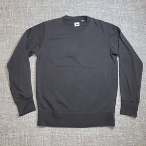 Essential Uniqlo Crewneck Slimfit